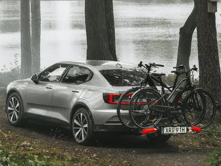 Thule vetokoukuteline sahkopyoralle helppo asennus pyorateline autoon teline jolla paasee takaluukkuun