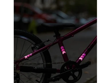 Heijastintarrat Chevrons reflective berlin heijastin heijastintarra pyoran heijastin3 image