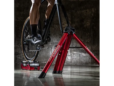 Feedback Sports Omnium Over Drive Kannettava ja hiljainen harjoitusvastus pyorailyyn Treenaa missa tahansa kotona matkalla tai kisaviikonloppuina Polkupyoran harjoiturullat traineri sisapyoraily 6 image